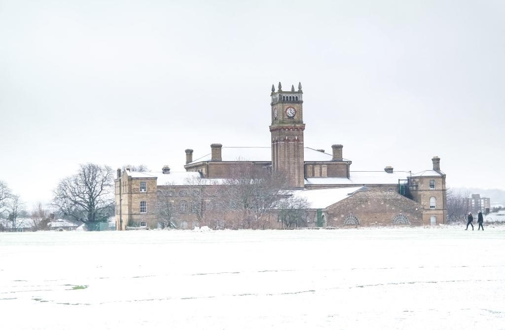 Picture 9 Hanwell Community Centre in snow by Gavin Glean