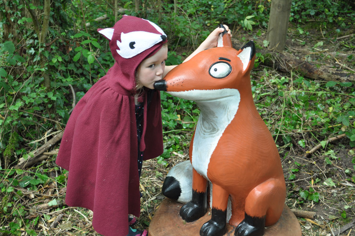 Gruffalo trail at Horsenden Hill - little girl meets the fox