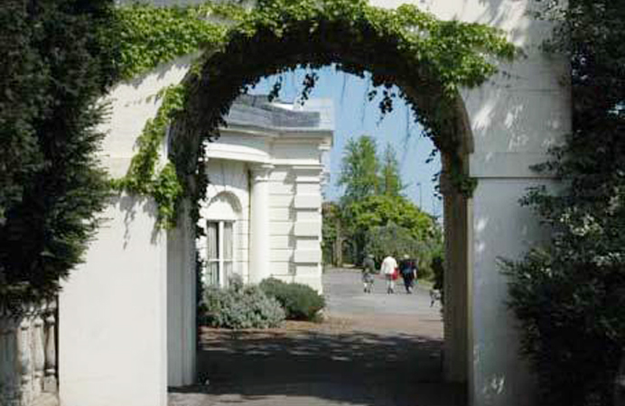 Arch at Gunnersbury Park
