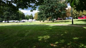 Travellers on Ealing Common in September 2017
