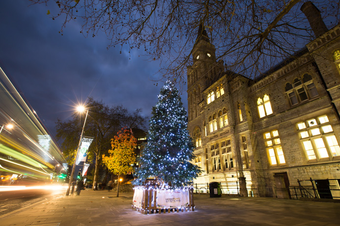 Christmas scene in Ealing Broadway