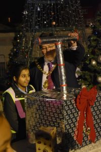 Ealing mayor, Councillor Simon Woodroofe, switching on the lights