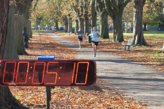 The Ealing Mile - runners heading for the finish line in Lammas Park