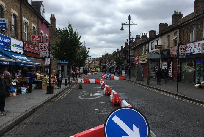 Temporary one way of traffic on King St, Southall