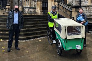 Council leader Julian Bell with cargo bike courier John Hernandez (from Cycling Instructor) and Helen Burton from local business Juniper