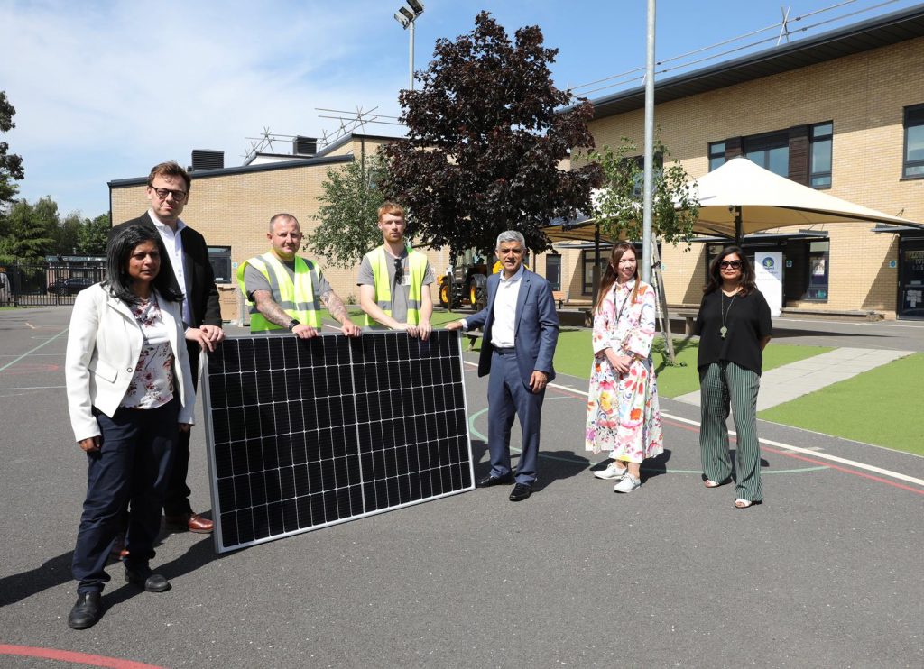 Mayor visits West Acton Primary School