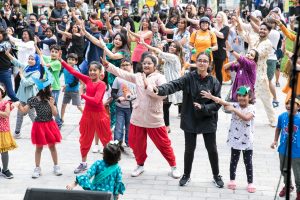 Crowd learning Bollywood dancing - Nutkhut at Mela in the City - 26 Sep21
