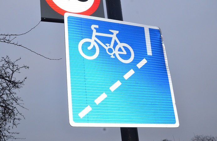 A sign indicating that there is a cycle lane ahead.