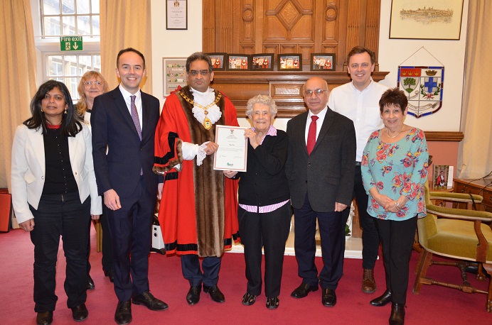 Mayor of Ealing presenting Beryl Carr with certificate of volunteering