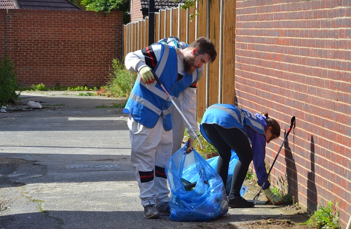 Members of LAGER Can litter pick a local area